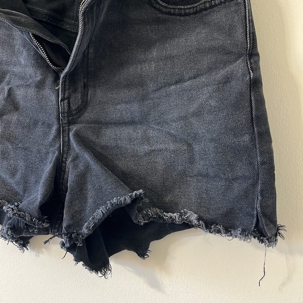 American Eagle Highest Rise 90s Boyfriend Short Black Denim Shorts Size 8 - Picture 5 of 11
